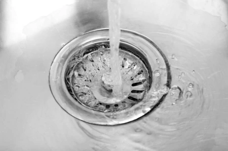 Засоби для прочистки каналізаційних труб